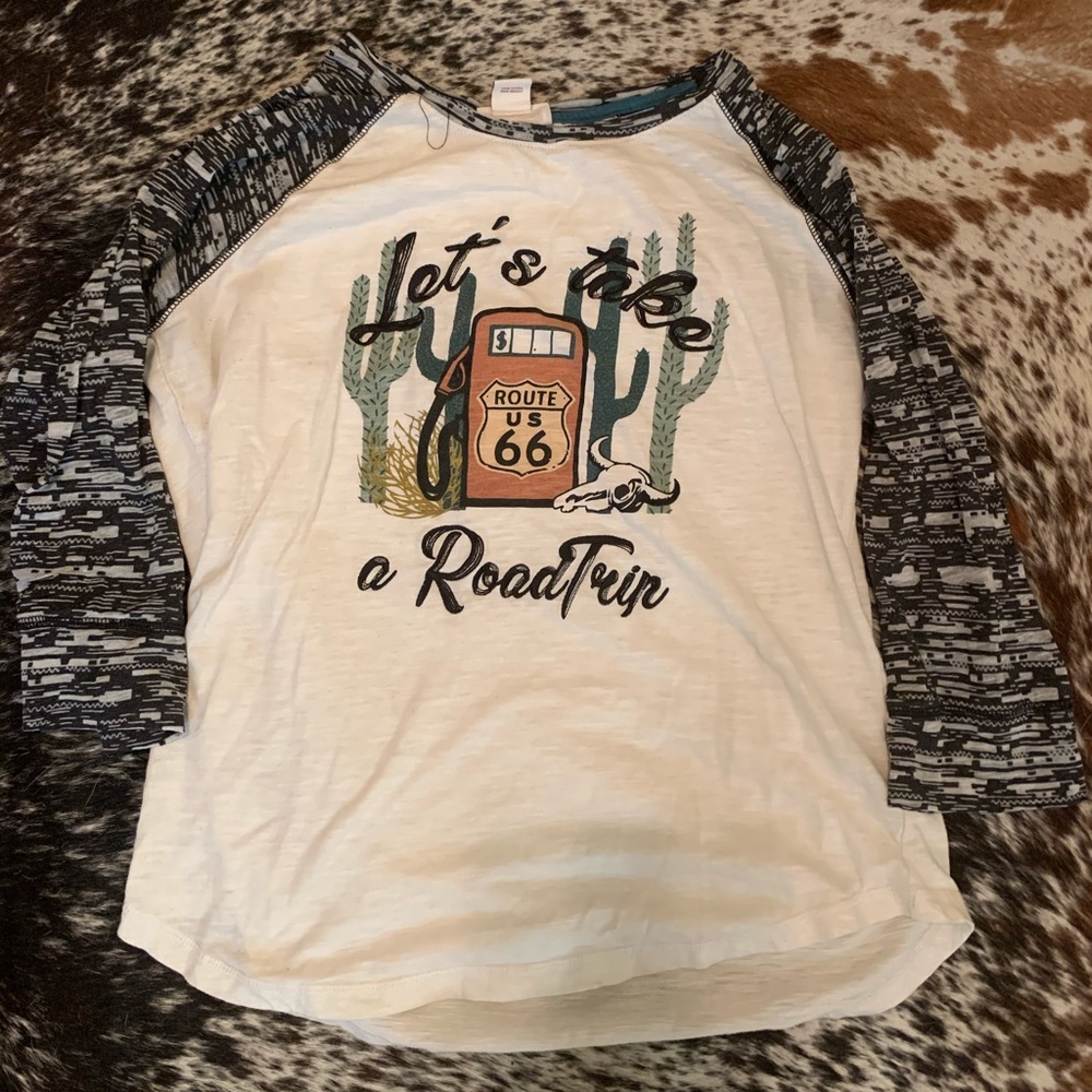 🌻Ariat Baseball T🌻